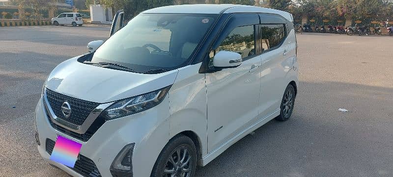 Nissan Dayz Highway Star S-Hybrid 0