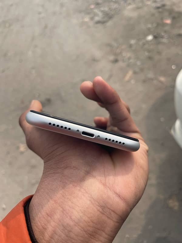 IPHONE XR 5