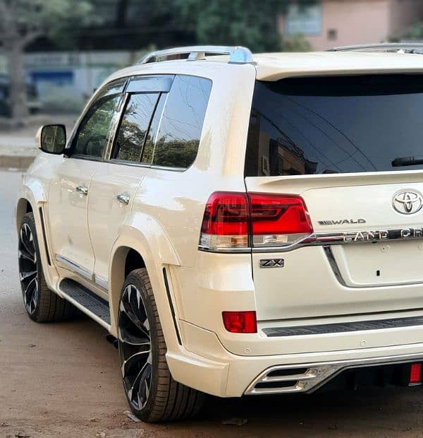 Toyota Land Cruiser 2019 1