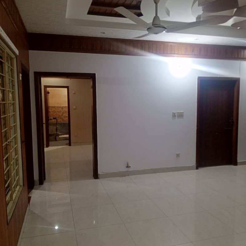 10 Marla Open Basement Portion For Rent In G-13/3 5