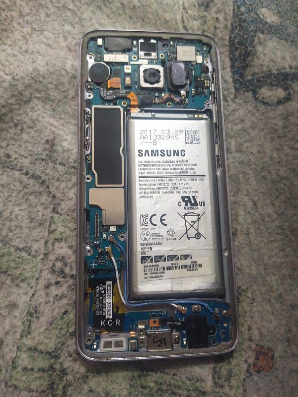 Samsung S9. patch hoya ha.  LCD damge ha baki alll ok ha. 3