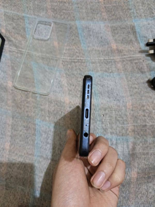 Motorola G84 12/256 PTA(Crack screen) 5