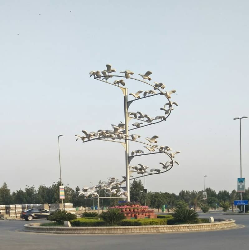 10 Marla Main Boulevard Plot For Sale In Bahria Town Lahore 0