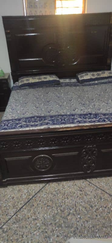 urgent sale bed with side table. 0331.5464964 0