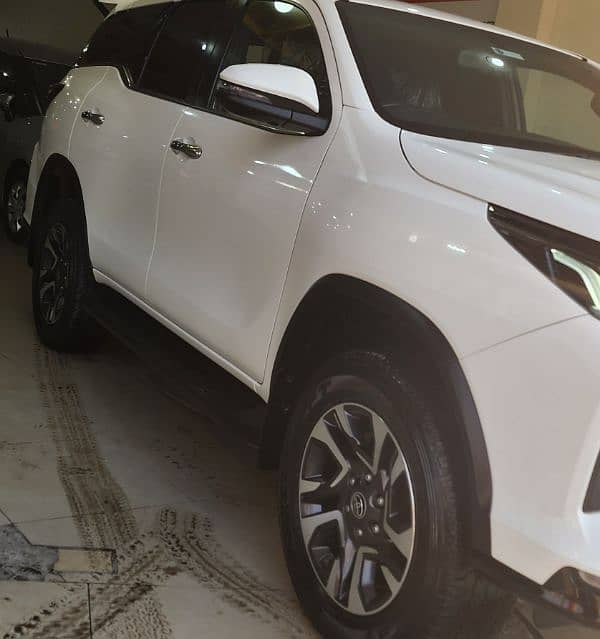 Toyota Fortuner Legender 2022/23 2