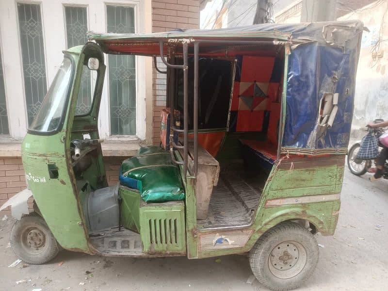 2015 model ato rickshaw 1