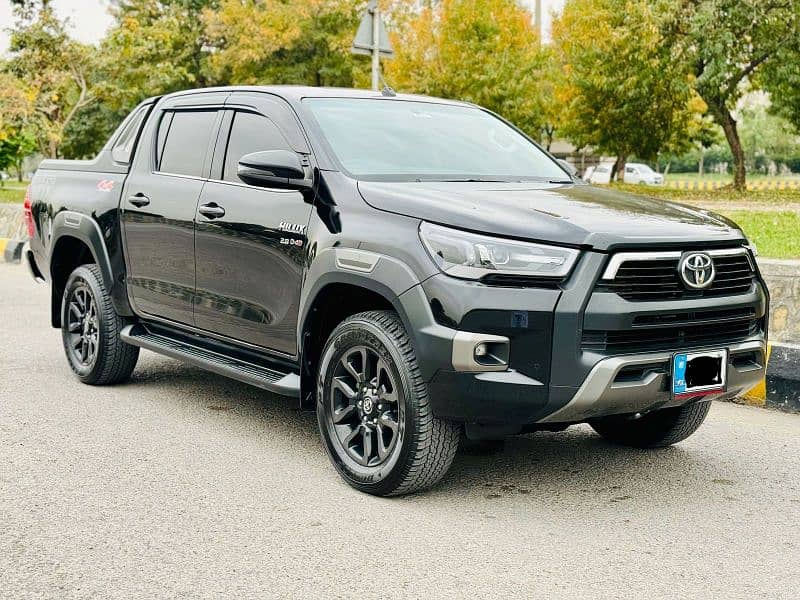 Toyota Hilux 2022 1