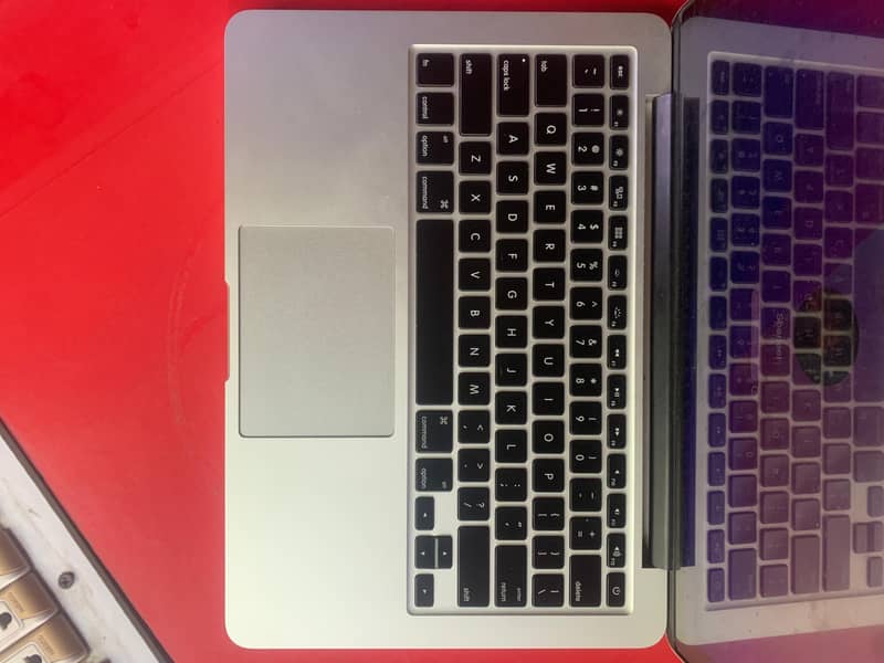 MacBook Pro 2015 13inch 8/256 6