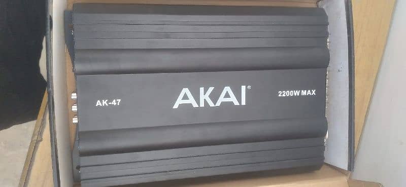 Akai Amplifier 4channel 1