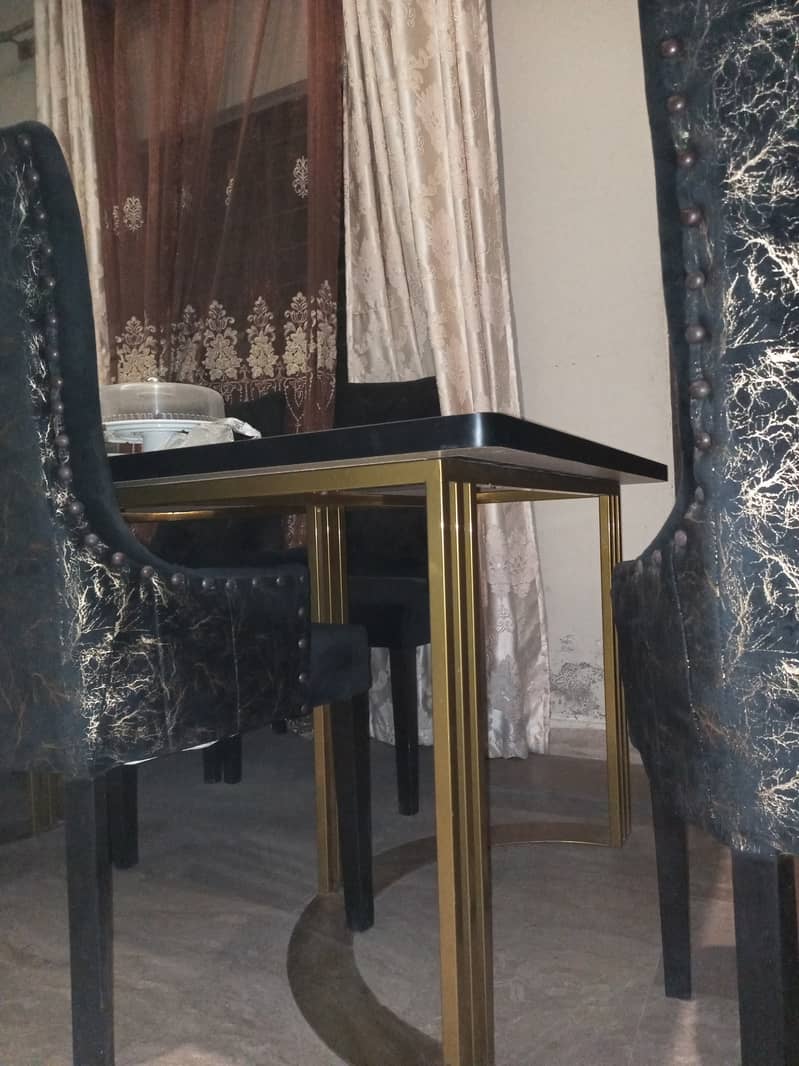 Dining table for sale in Lahore 2