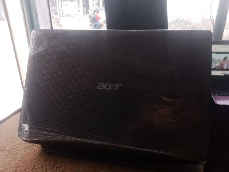 acer laptop core i3.1st 2