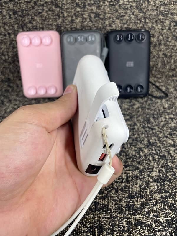 iphone 15 pro max ka 100% Original power bank hy 4