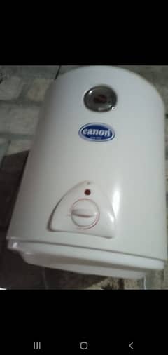 Electric water geyser