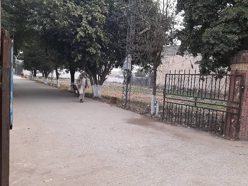 8 Marla Plot Available for sale in Pakistan Colony, Banigala 2