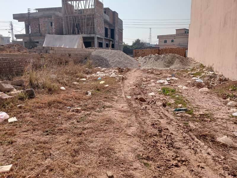 8 Marla Plot Available for sale in Pakistan Colony, Banigala 0