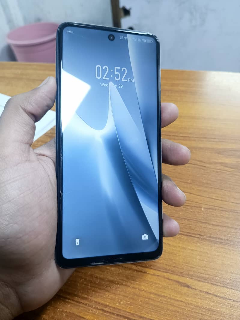 Infinix hot 40 pro with 10 months warranty 3