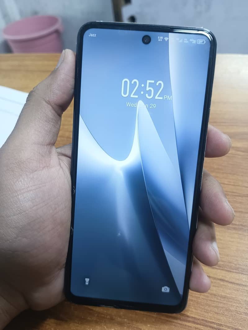 Infinix hot 40 pro with 10 months warranty 5