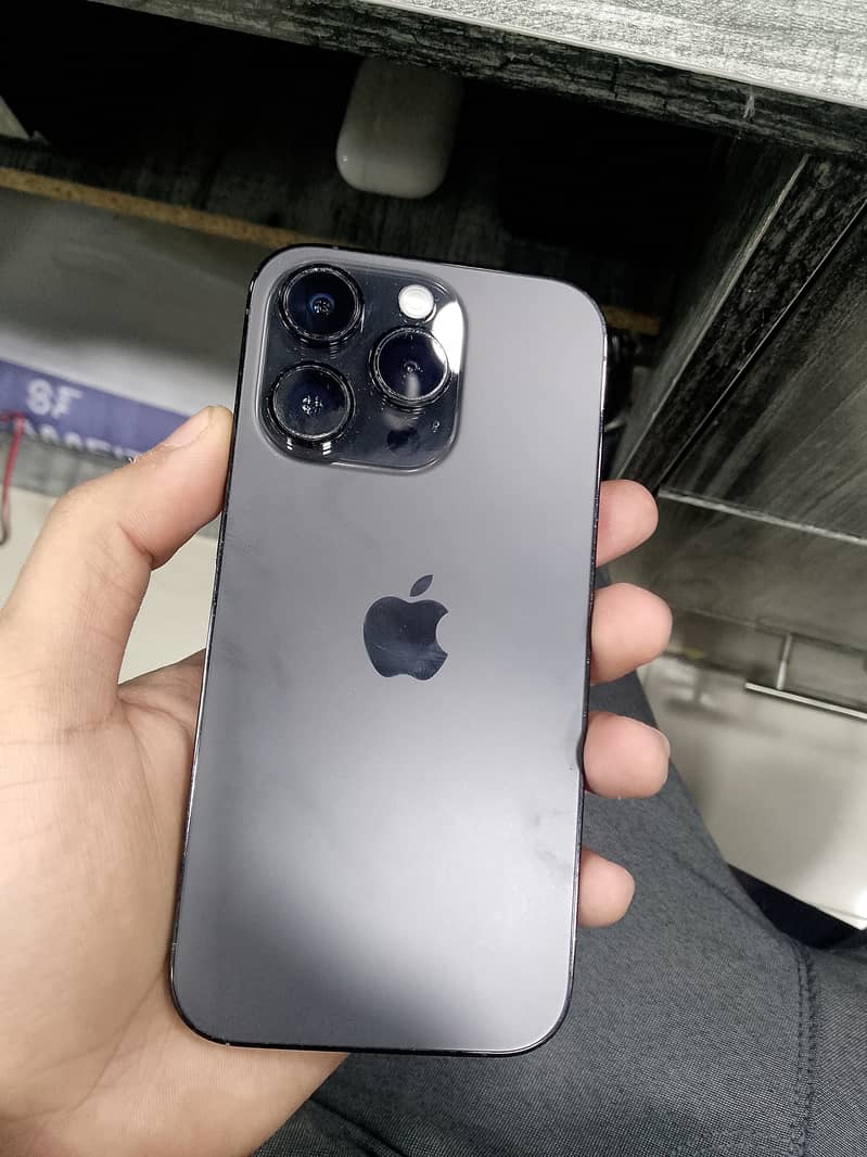 Apple iPhone 14 Pro 1