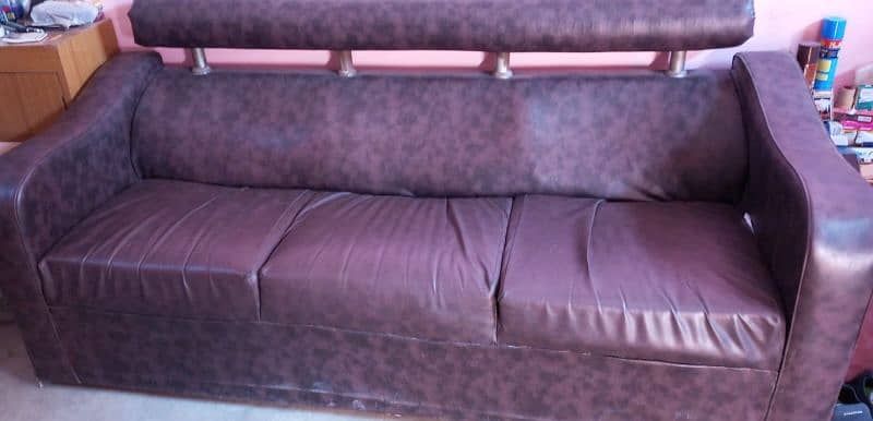 3 seater + 2 single seater- good condition sofa set 0