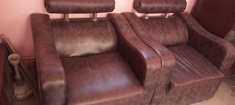 3 seater + 2 single seater- good condition sofa set 4