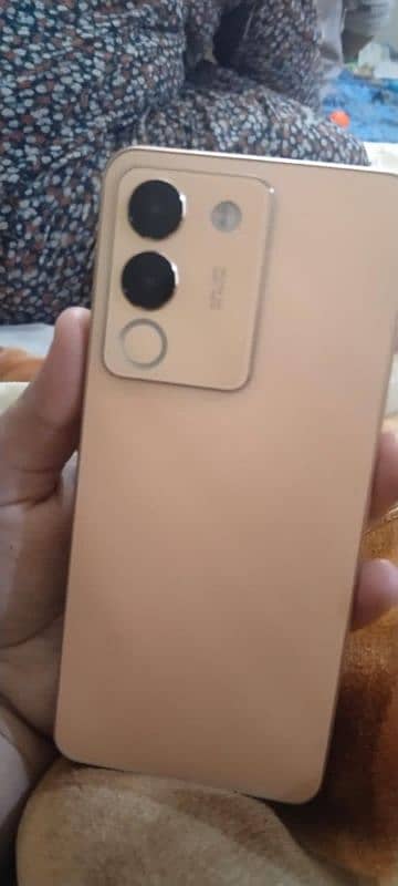 VIVO V29e | 2 MONTHS USED | ALL OKAY | WITH BOX | 256GB 1