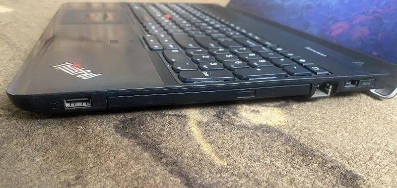 i5-4th Generation 15.6" display 2