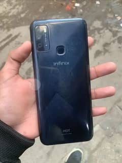 Infinix hot 9 play 4/64 storage with box urgent sale