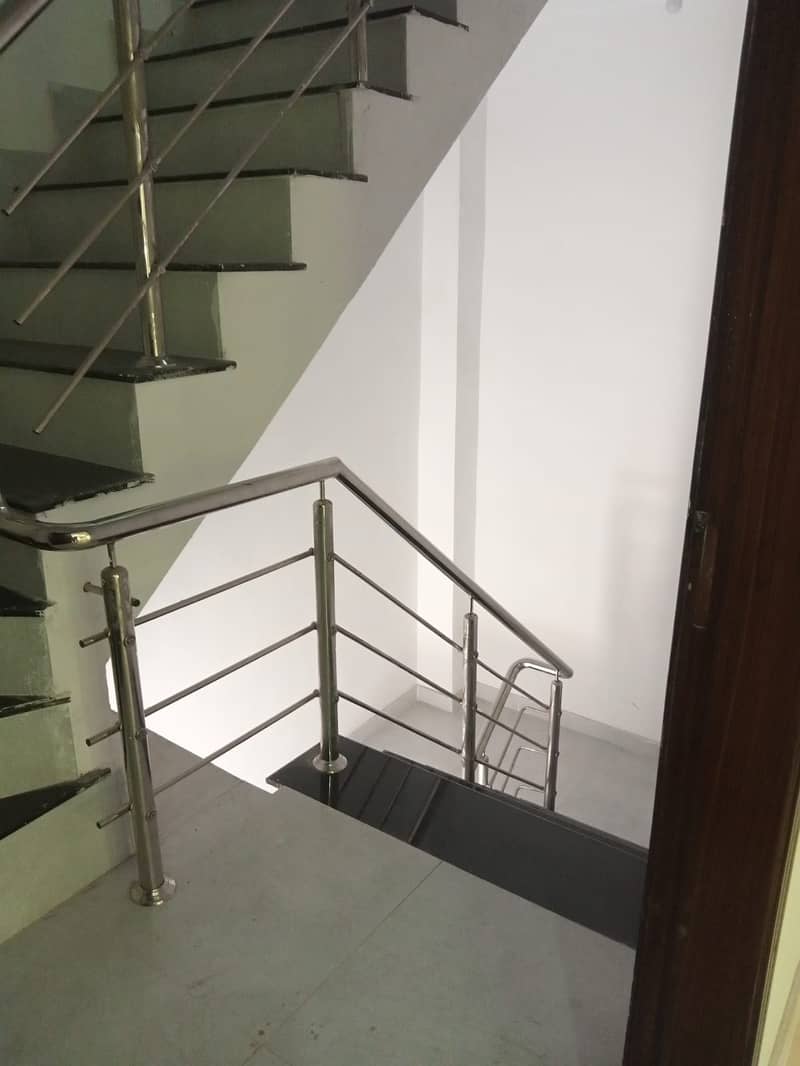 5 merla 1st floor portion for rent 9