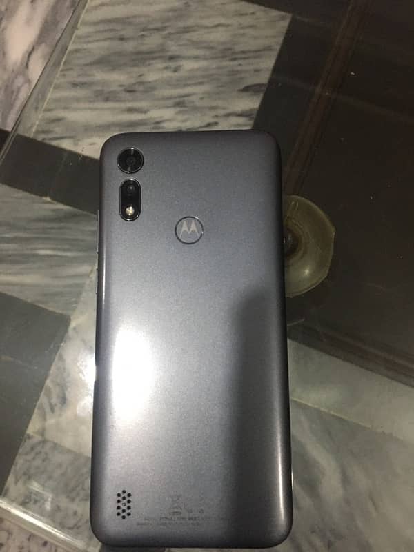 Moto E6 1