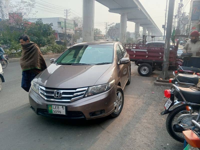 Honda City IVTEC 2015 Urgent sale Totally genuine, 4 Tyres same New 0