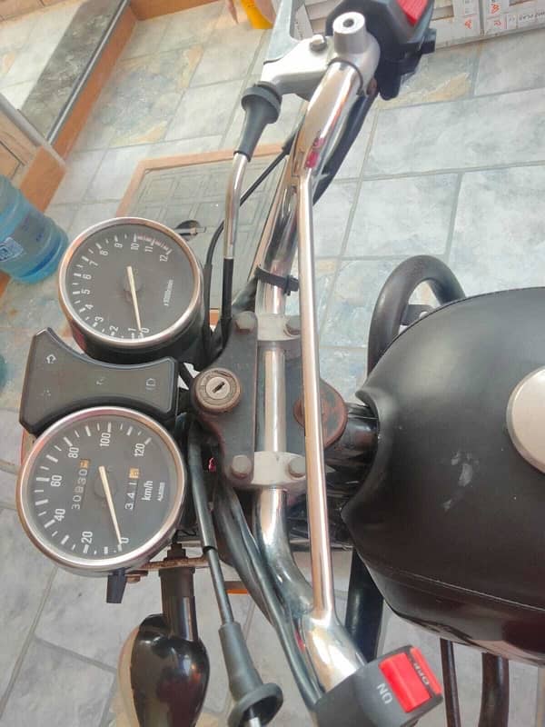 Suzuki GS 150 1