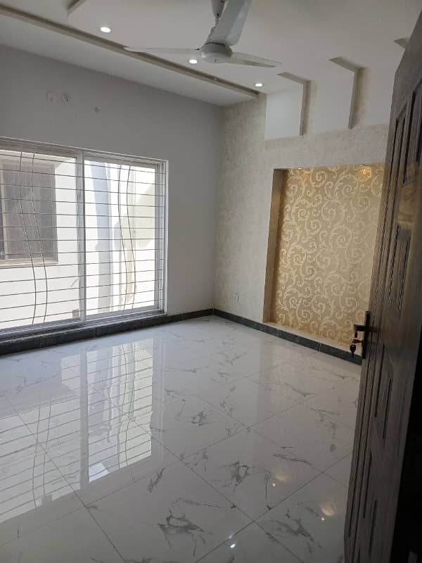 01 KANAL VILLA FOR RENT LDA APPROVED GAS AVAILABLE IN CENTRAL BLOCK PHASE 1 BAHRIA ORCHARD LAHORE 5