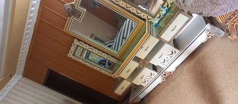 Modern Wooden Dressing Table with Mirror & Storage 1