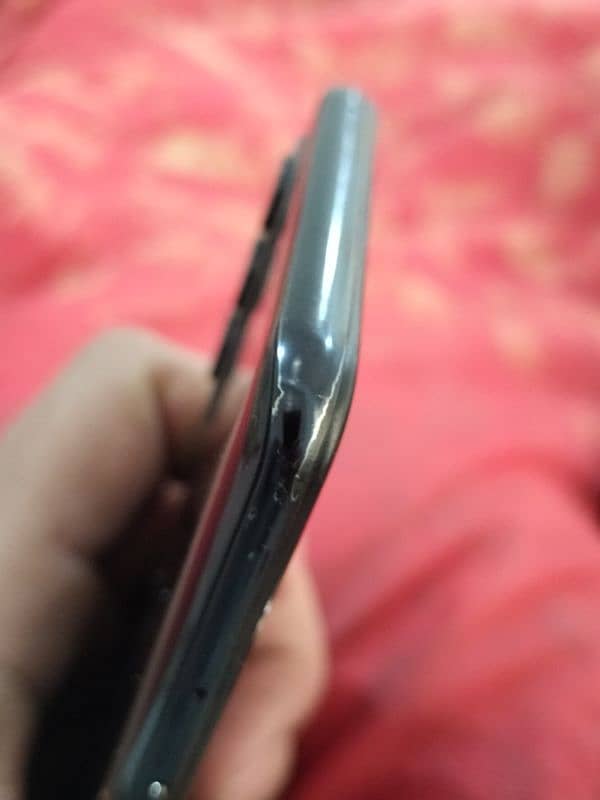 Oppo Reno 4 8/128 ( screen cracked but working fine] 6