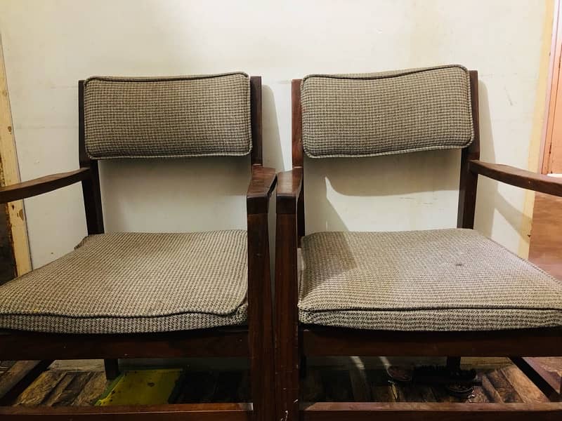 wooden Chairs Good Condition 3