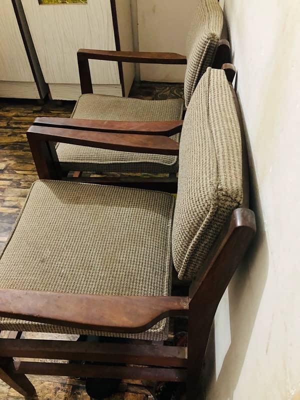 wooden Chairs Good Condition 4