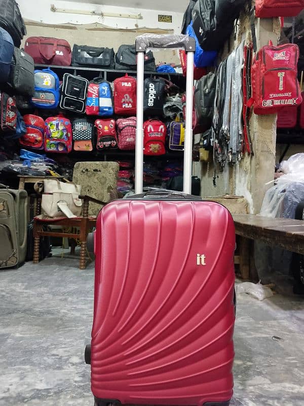 luggage bags new condition 10/10 3 piece 2