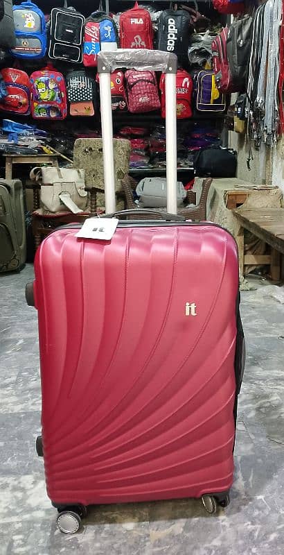 luggage bags new condition 10/10 3 piece 3