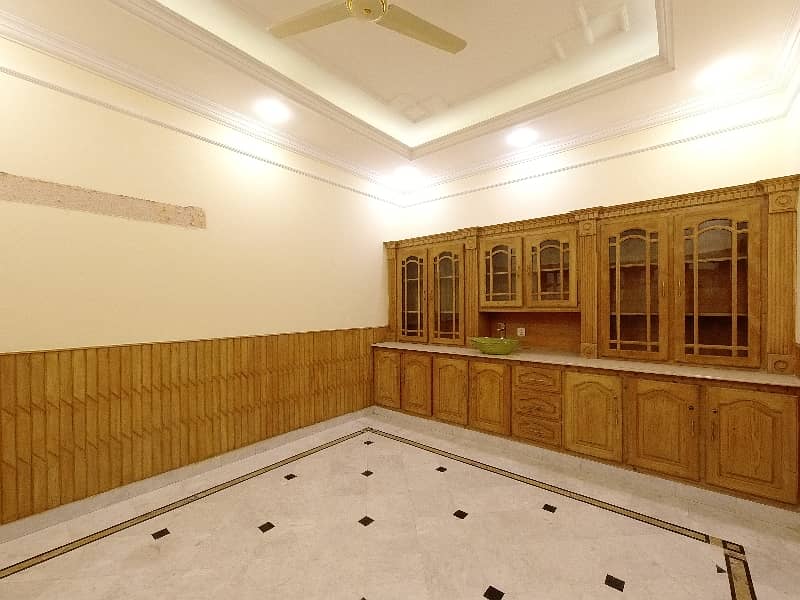 Luxurious 6-Bedroom House In F-11/2, Islamabad 12