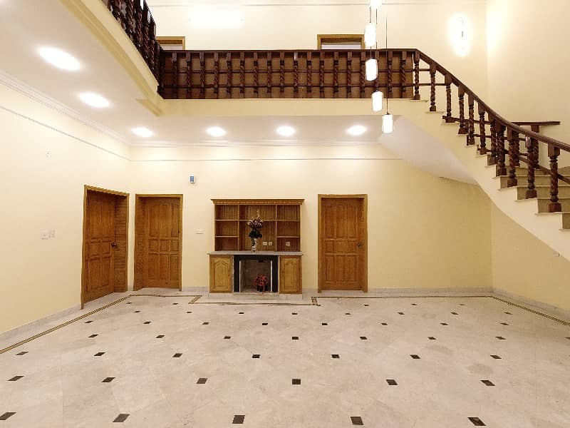 Luxurious 6-Bedroom House In F-11/2, Islamabad 14