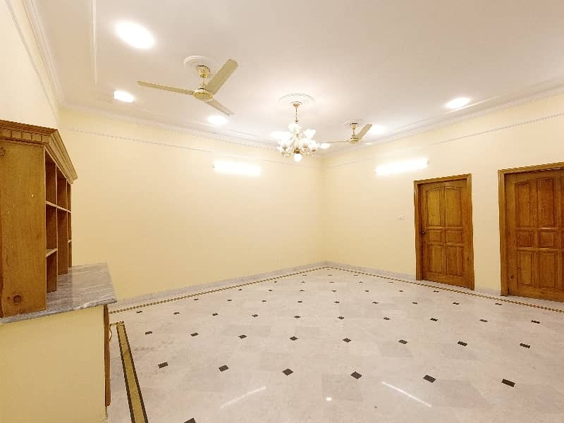 Luxurious 6-Bedroom House In F-11/2, Islamabad 37