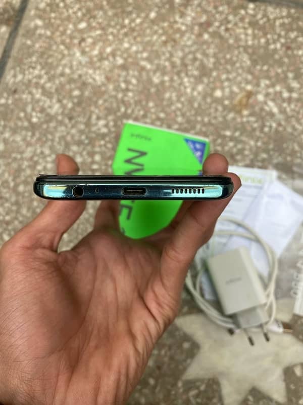 Infinix note 11 pro 8/128 with box charger and bill reciept 3