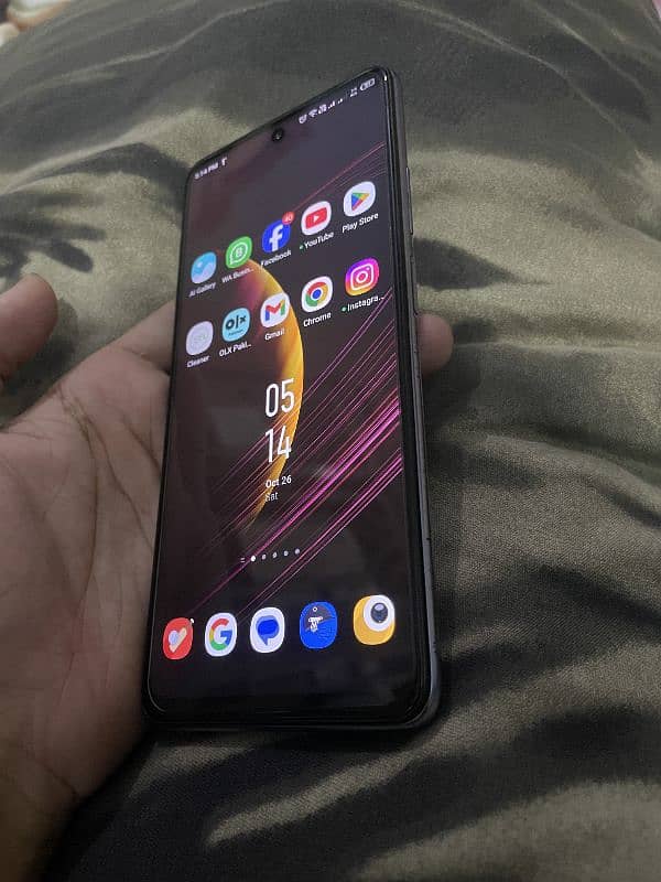 Infinix note 10 pro . . . 8/128  Single hand used 1