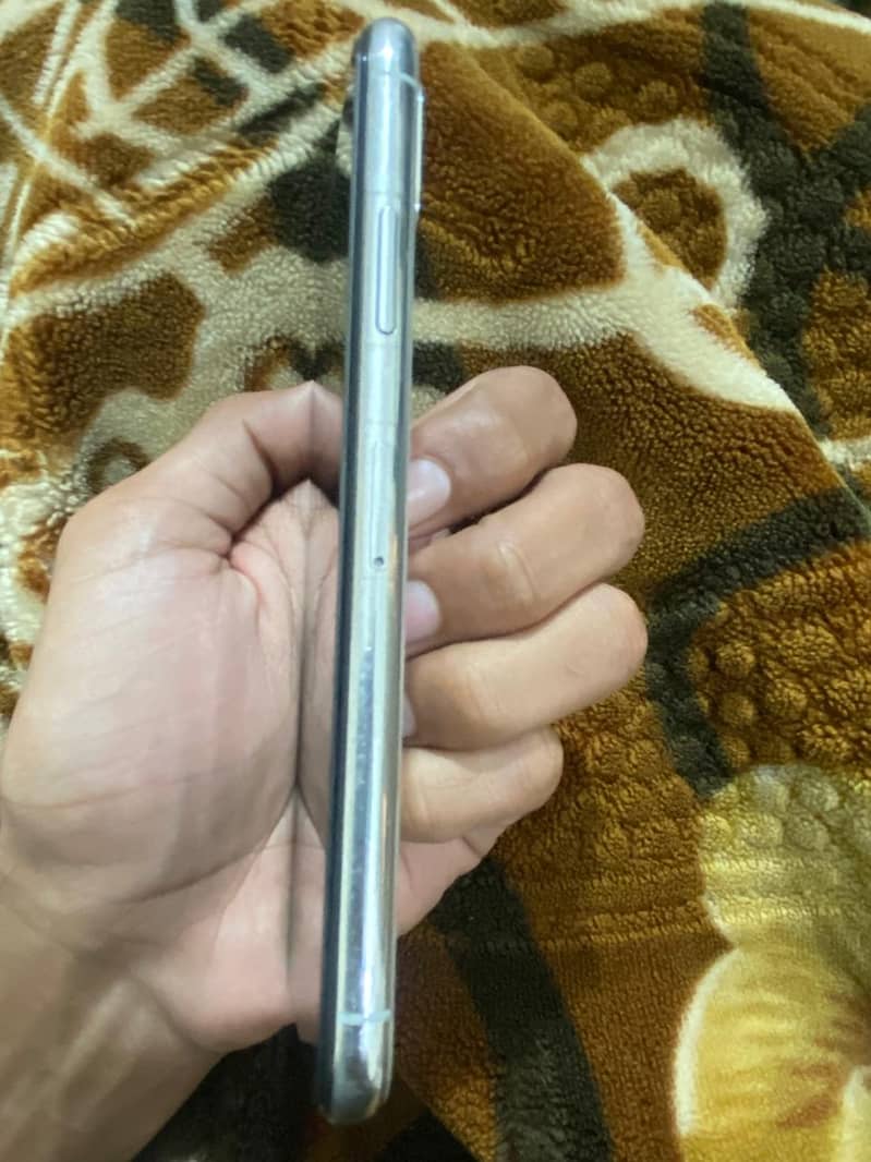 Apple iPhone X - 256 GB 3