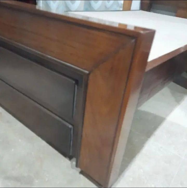 Single bed in new condition 2