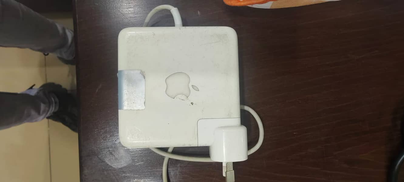 Macbook 85w type-t original charger 0