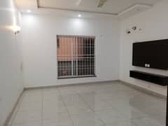 10 Marla Upper Portion Available For Rent In Azeem Colony Sialkot