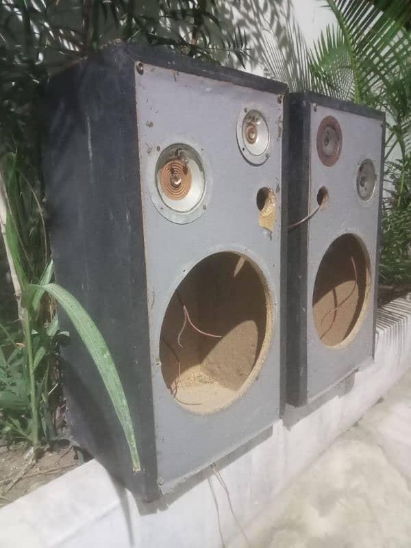 12 INCH SPEAKERS BOXES FOR SALE. 1