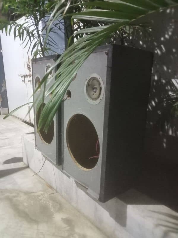 12 INCH SPEAKERS BOXES FOR SALE. 2