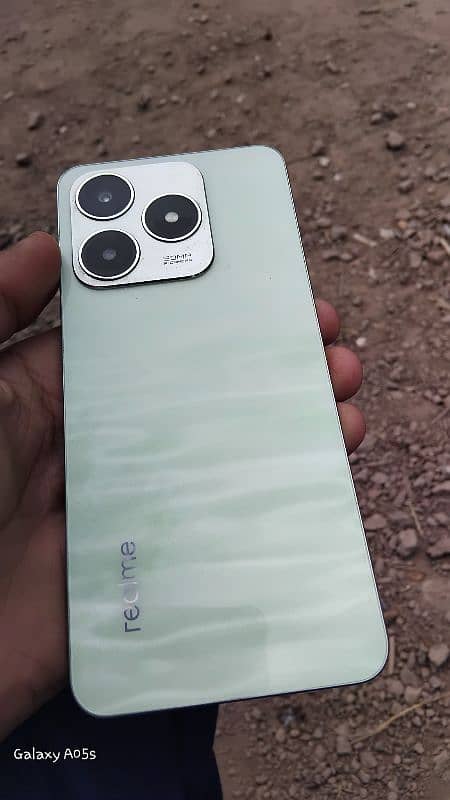 Realme C63 0